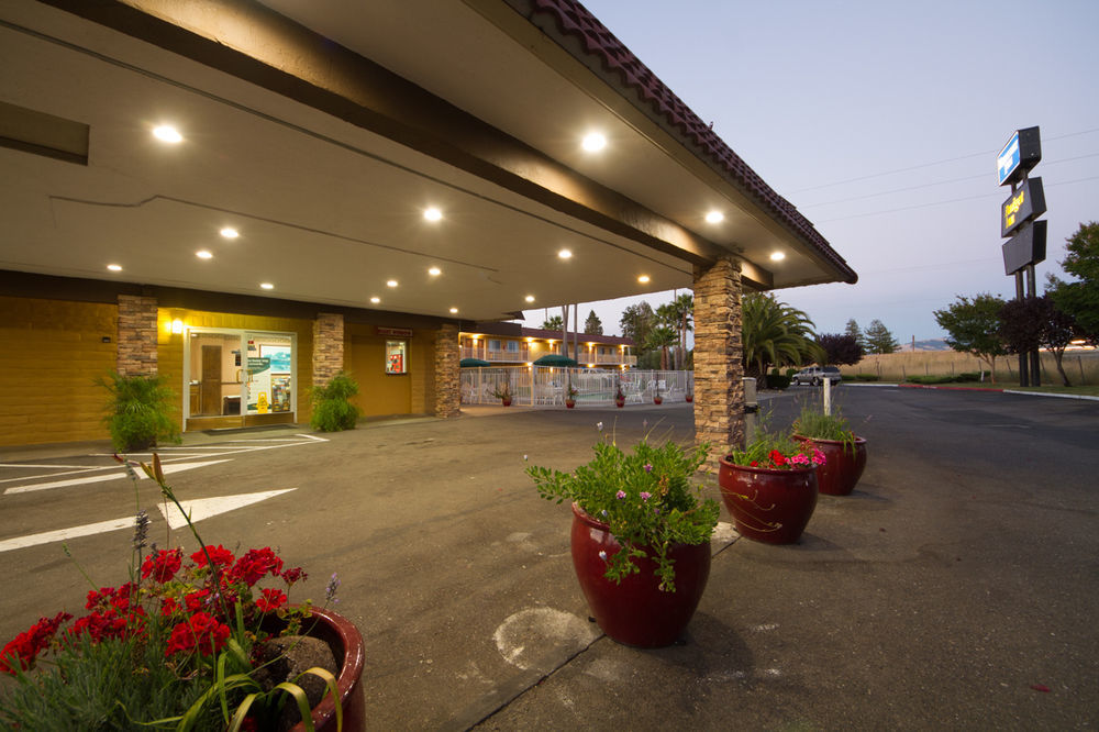 Rodeway Inn Wine Country Rohnert Park Exterior photo